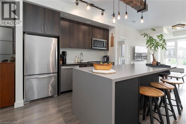 Building Photo - 150 Sabina Dr