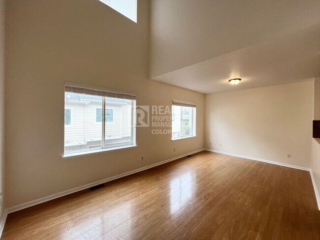Foto del edificio - 11250 Florence St