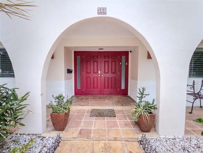 Foto del edificio - 560 SW 62nd Ave