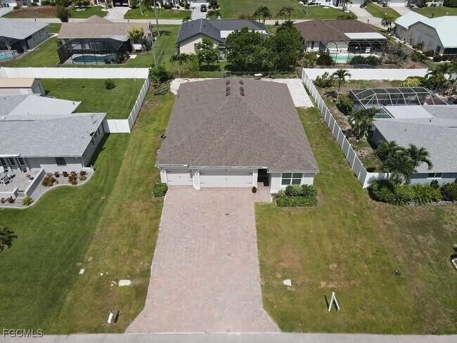 Foto del edificio - 526 SE 20th Ct