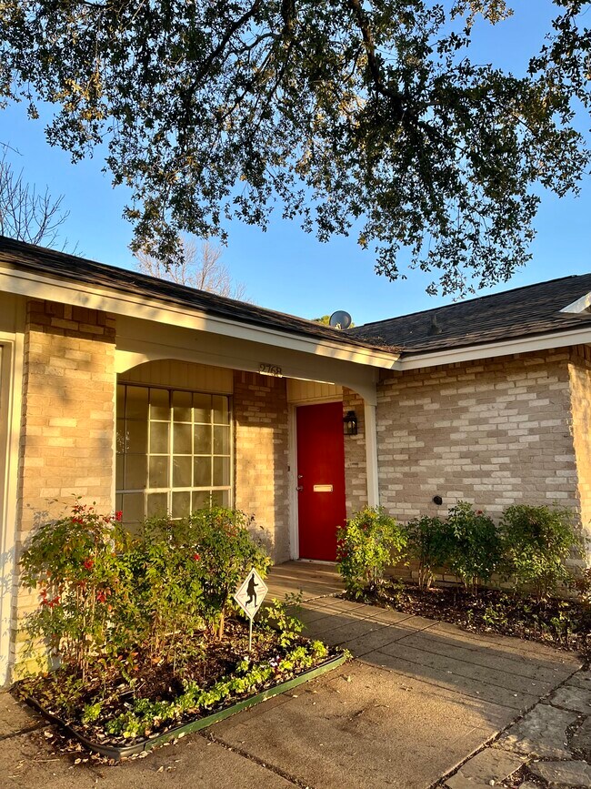 Front door - 2768 Beechmont Dr
