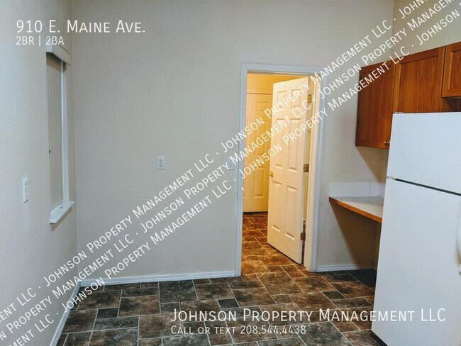 Foto del edificio - 910 E Maine Ave