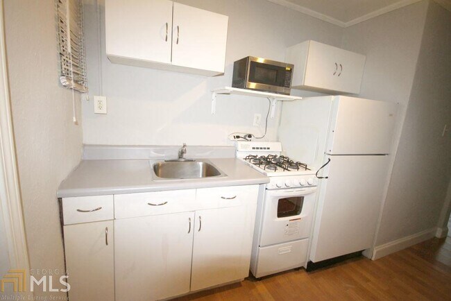 Foto del edificio - 758 St Charles Ave NE