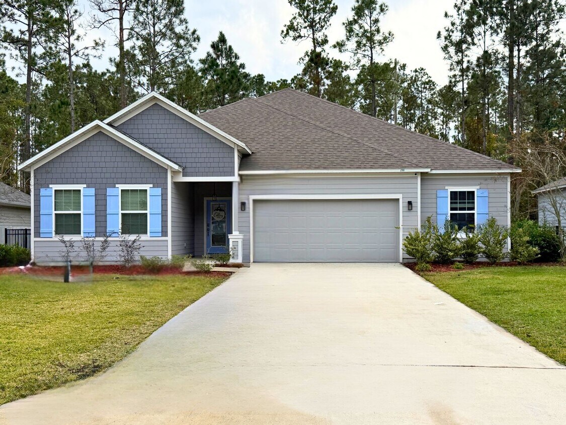 Primary Photo - Location, amenities and FIVE bedrooms!!!