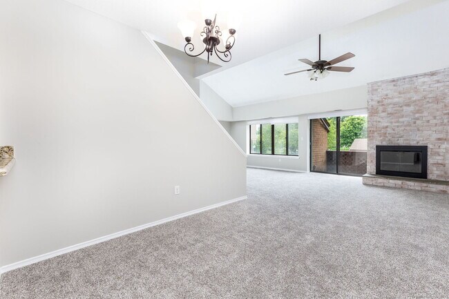 Building Photo - 25 Stanley St