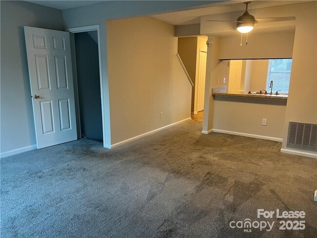 Building Photo - 621 Lex Dr