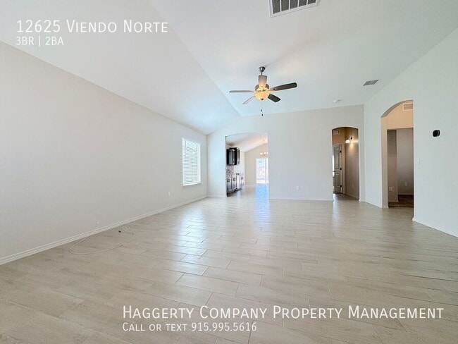 Building Photo - 12625 Viendo Norte Dr