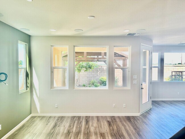 Building Photo - Newly Built 3/2.5 Bonadelle Home in Rivers...