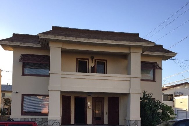 Avenida Cerritos 269 - 269 Cerritos Ave