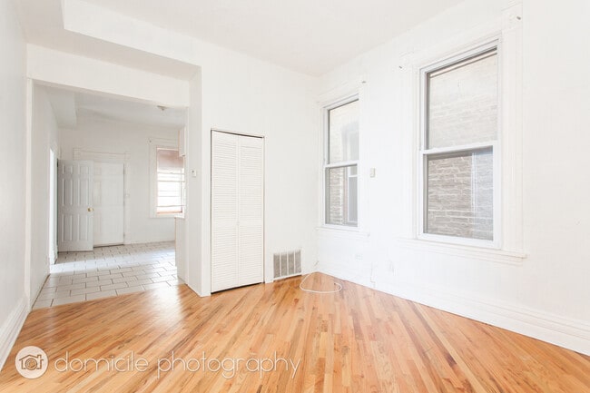 Foto del edificio - 2035 N Western Ave