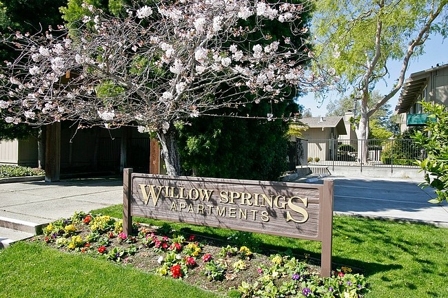 Foto del edificio - Willow Springs