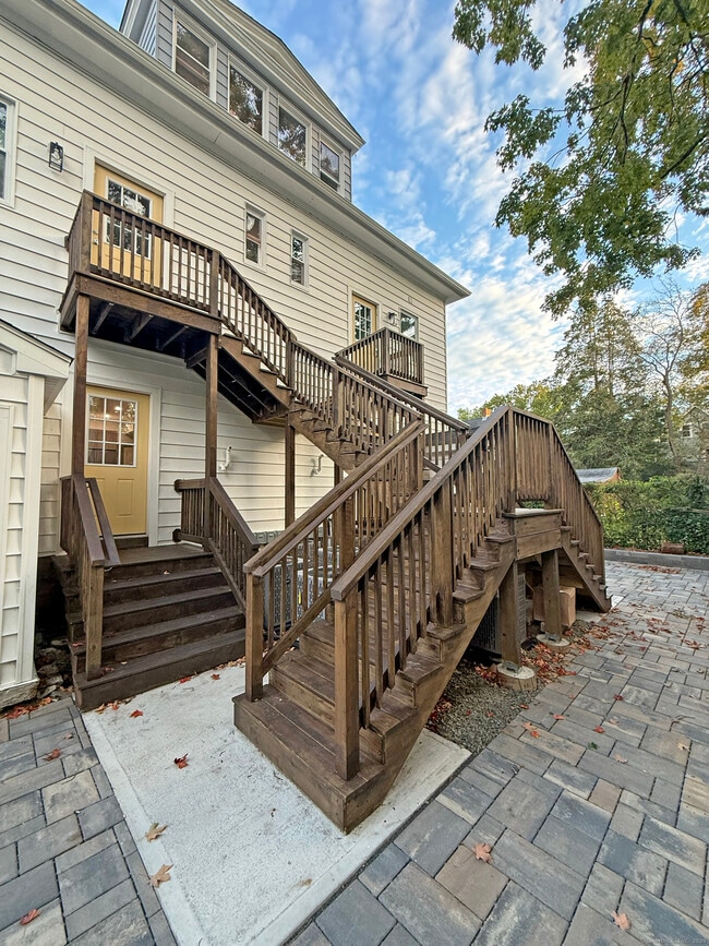 Building Photo - 708 Orange St