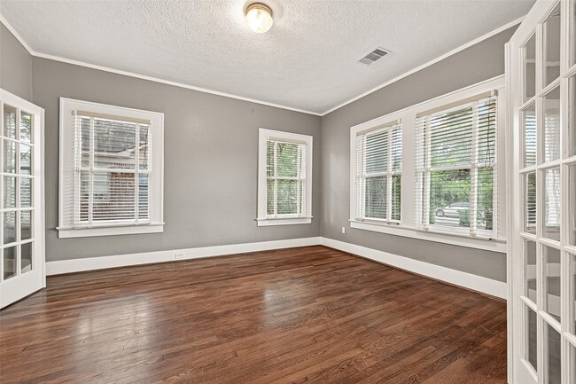 Photo - 1603 Branard St House