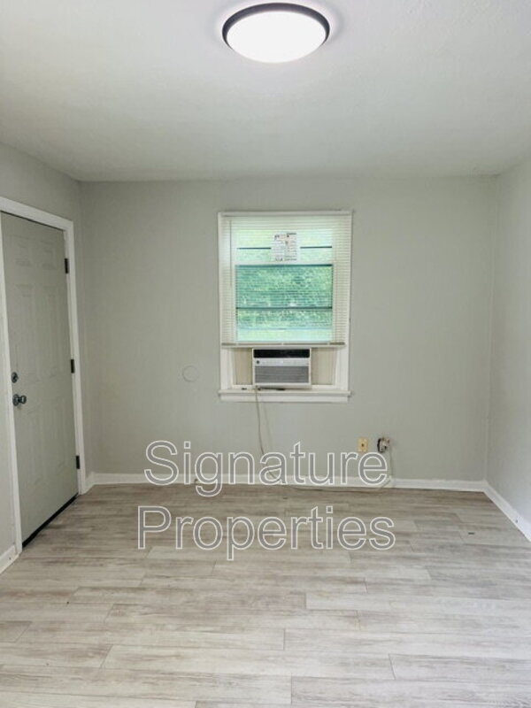 Foto del edificio - 1221 Montgomery Ave