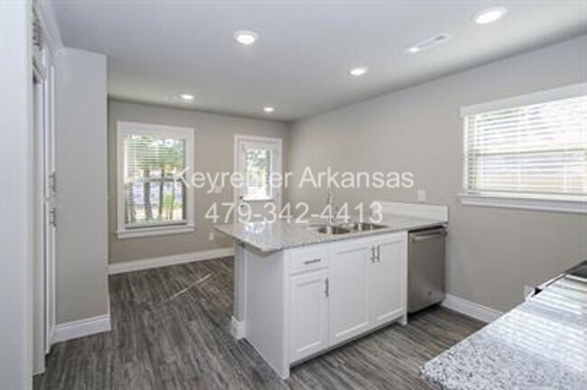 Foto del edificio - Awesome home with great location in Rogers