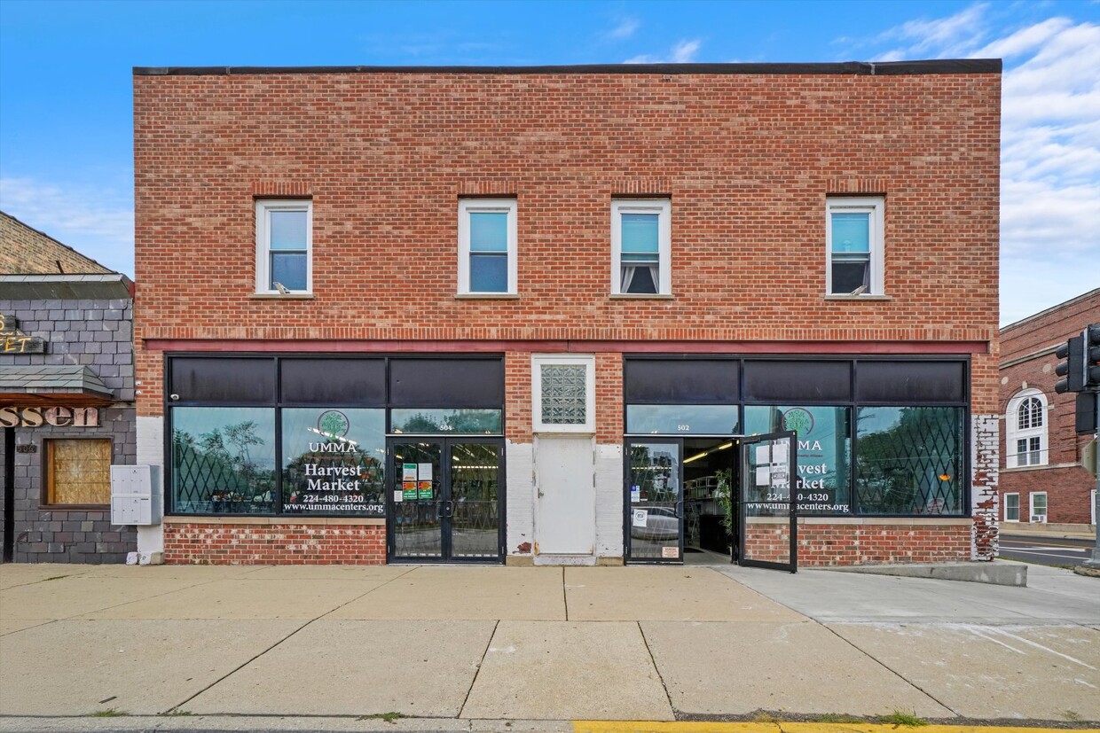 Primary Photo - Newly Remodeled 4-bed 2nd-floor unit