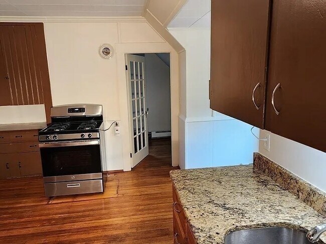 Foto del edificio - 38 Elmwood B