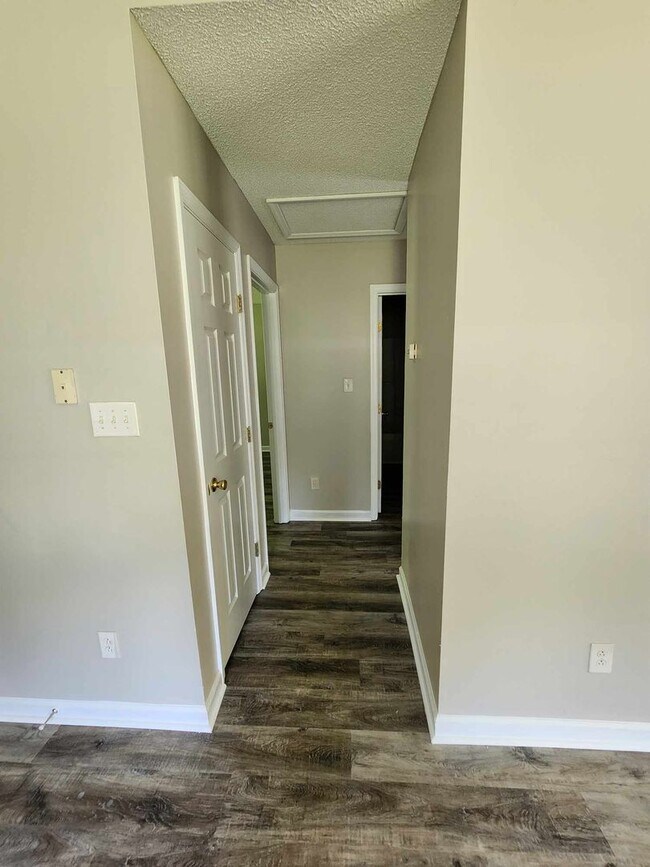 Foto del edificio - Cute Duplex At Affordable Price!!