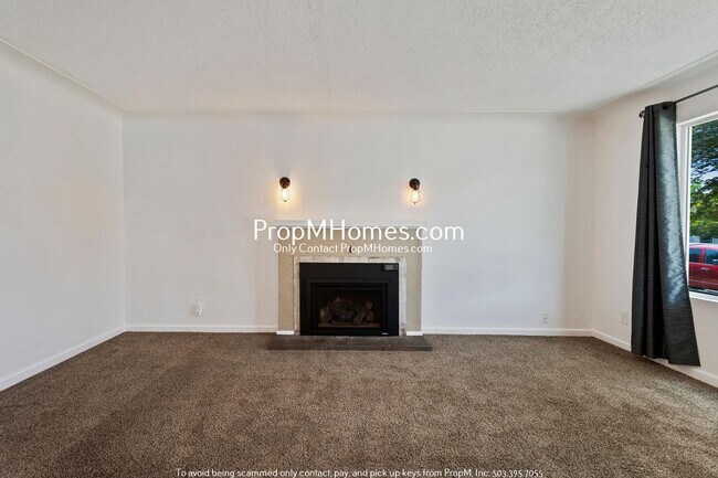 Foto del edificio - Three Bedroom Cottage in NE Salem - Deposi...
