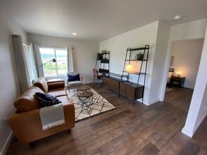 Building Photo - 575 Greenwood Ave Building Photo - 575 Greenwood Ave