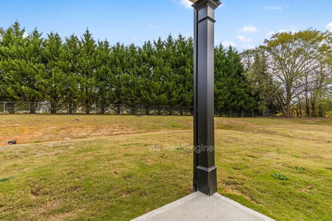 Foto del edificio - 4054 Parris Bridge Rd