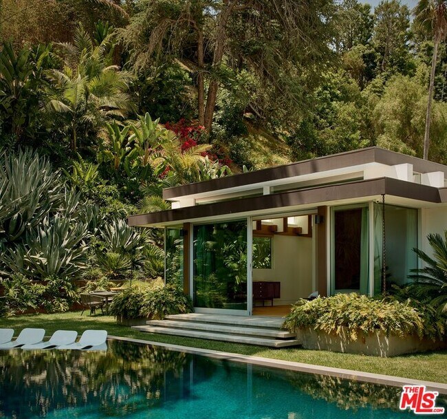 Building Photo - 1061 Loma Vista Dr