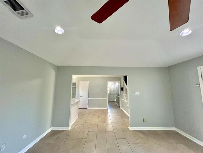 Building Photo - 15231 Falling Creek Dr