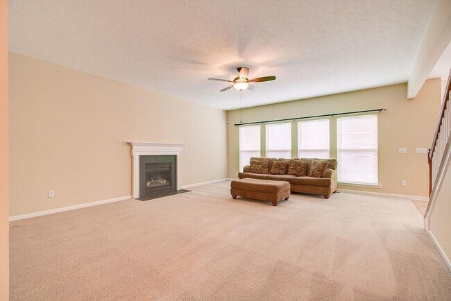 Building Photo - 183 Vintage Cir