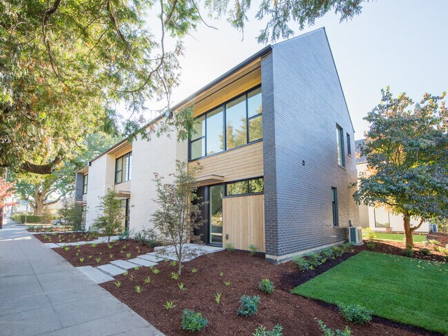 Atkinson Commons- Unit 1 - Atkinson Commons- Unit 1 House