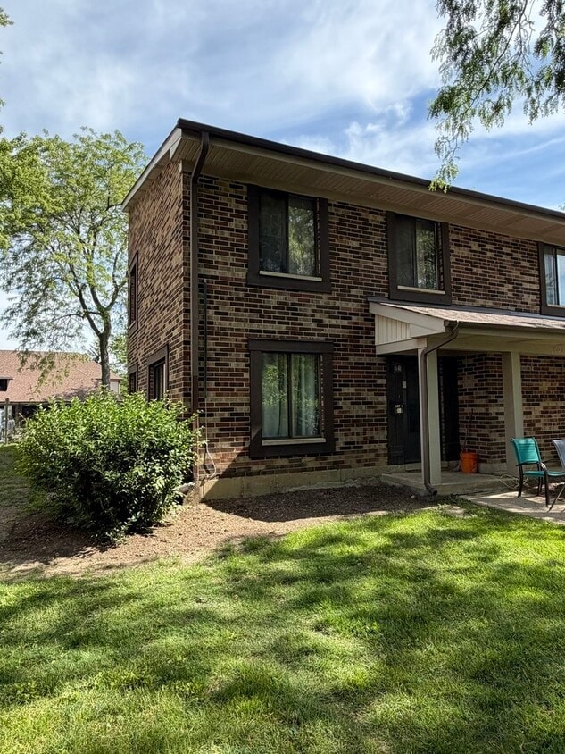 Building Photo - 805 Waterview Cir