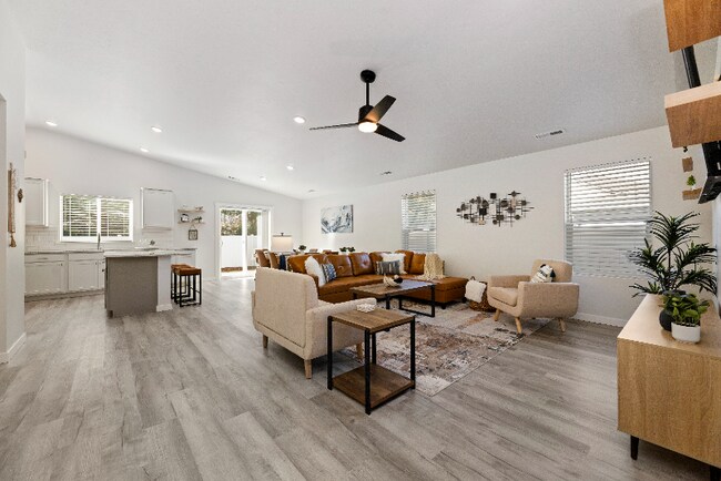 Foto del edificio - 3965 N Amberwood Ave