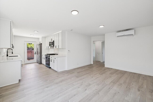 Foto del edificio - 1120 Davis St