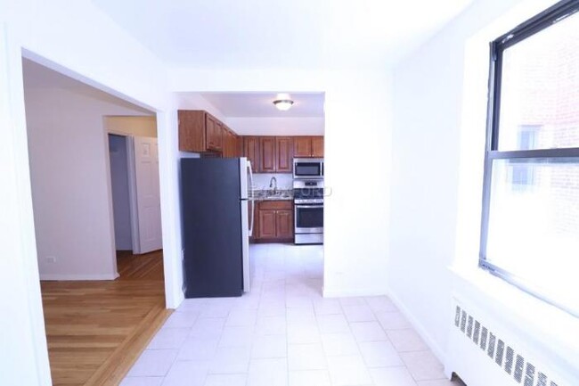 Building Photo - 2 bedroom in Queens NY 11374