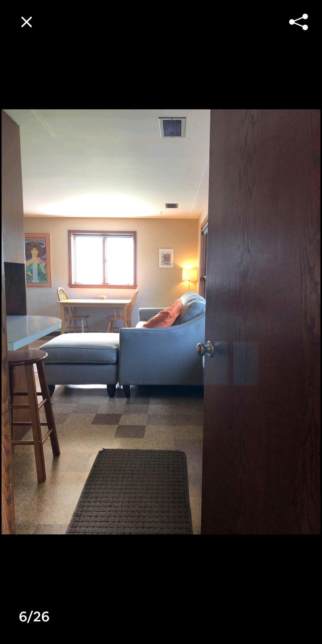 Building Photo - Private Guest Apartment