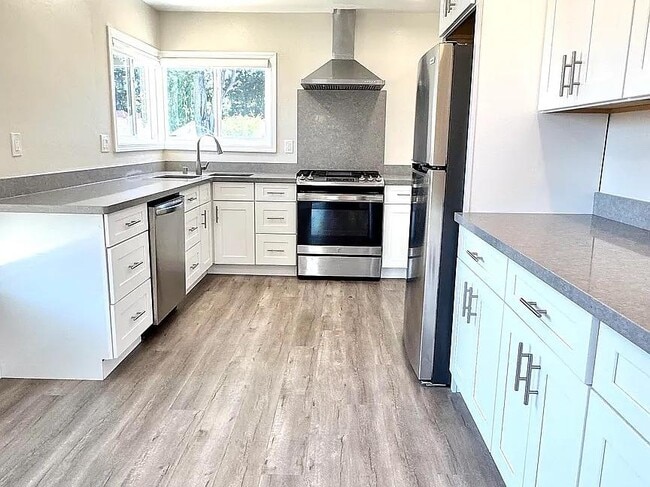 Building Photo - 908 Live Oak Dr