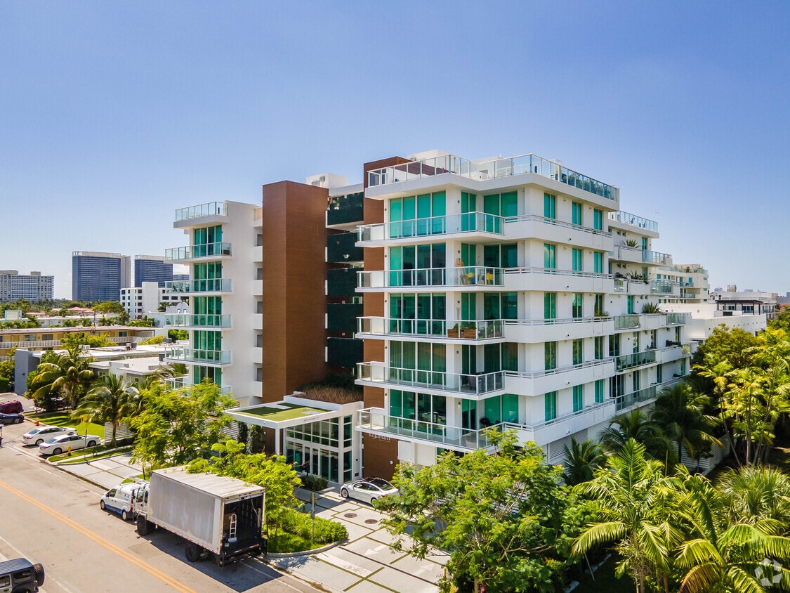 Primary Photo - Le Jardin Residences
