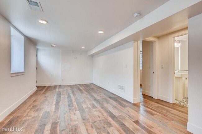 Building Photo - 2601 W 39th Ave
