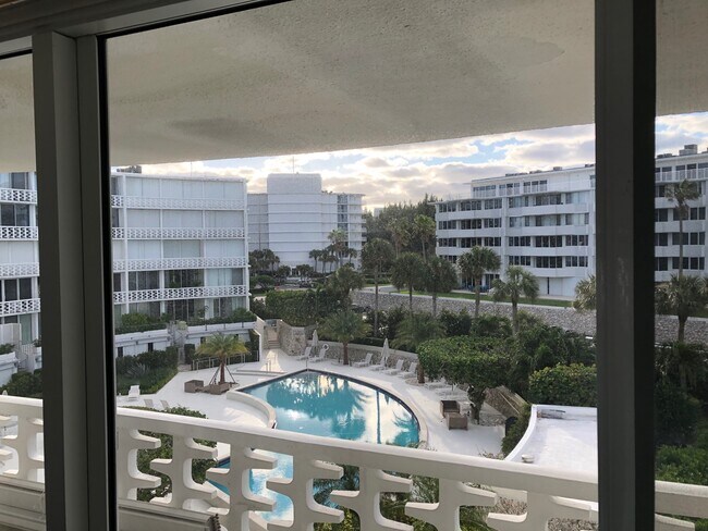 Vista desde la habitación principal - 2760 S Ocean Blvd