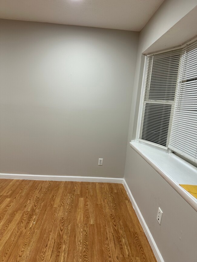 Building Photo - 2536 Sandbury Blvd