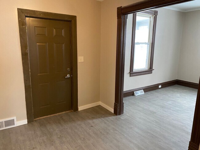 Foto del edificio - 5 Bed 1.5 Bath Single Family Home in Wausau