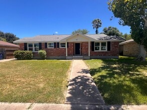 Building Photo - 621 Hopper Dr