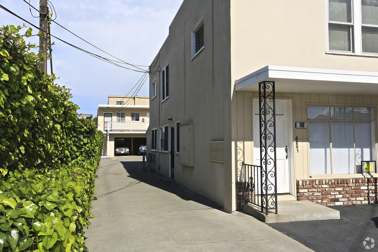 Foto del edificio - 108 Myrtle Rd