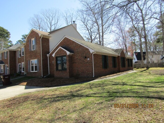 Building Photo - Pleasant Grove