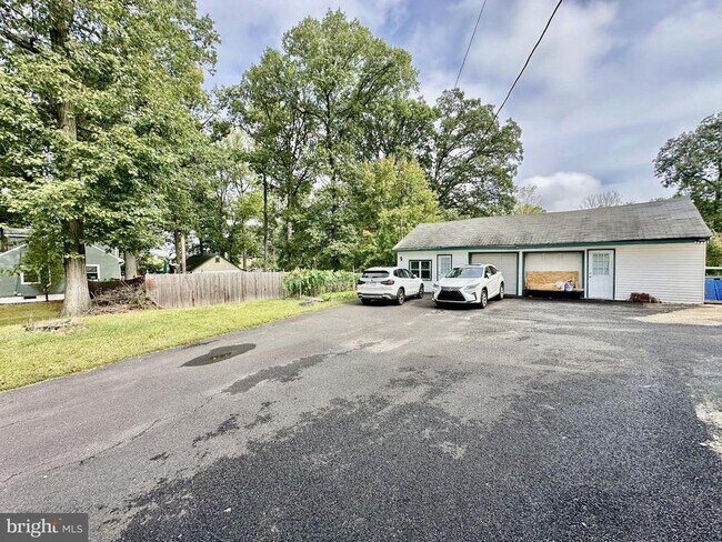 Foto del edificio - 632 Durham Rd