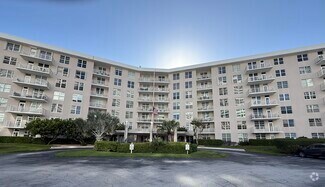 Building Photo - 2851 S Ocean Blvd