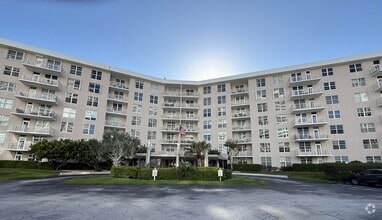 Building Photo - 2851 S Ocean Blvd