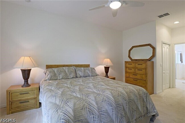 Foto del edificio - 13225 Silver Thorn Loop