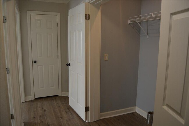 Building Photo - 14203 E Ravine Run