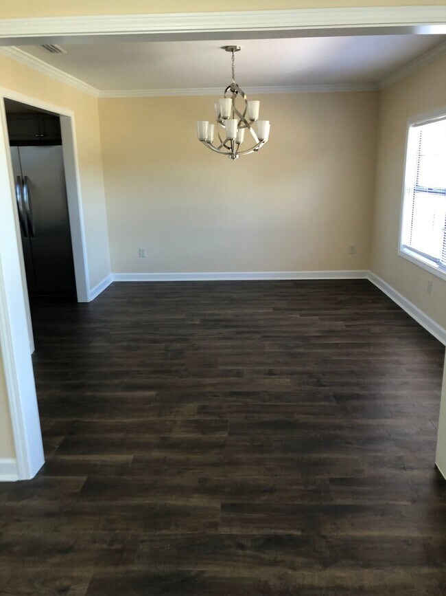 Foto del edificio - 2016 Iris Rd