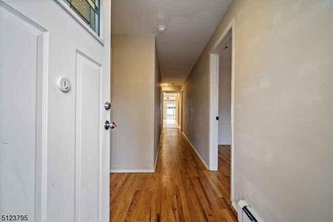 Building Photo - 480 Parkway Dr